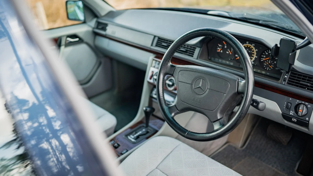 1996 Mercedes-Benz W124 E-Class - Image 27 of 30