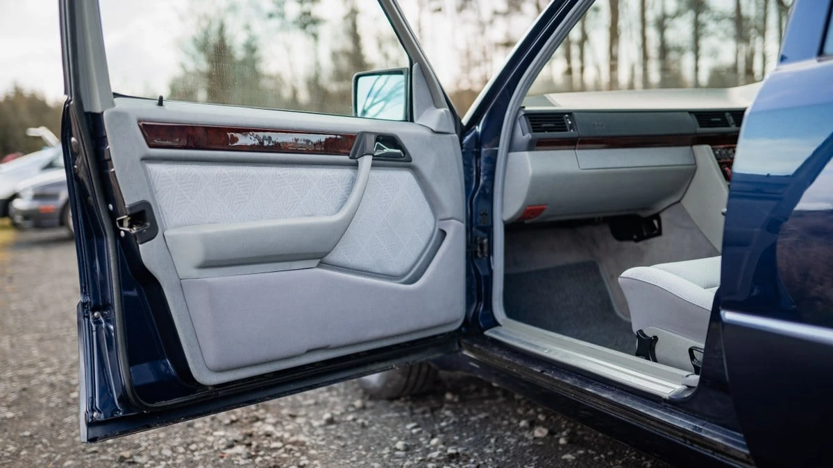 1996 Mercedes-Benz W124 E-Class - Image 21 of 30