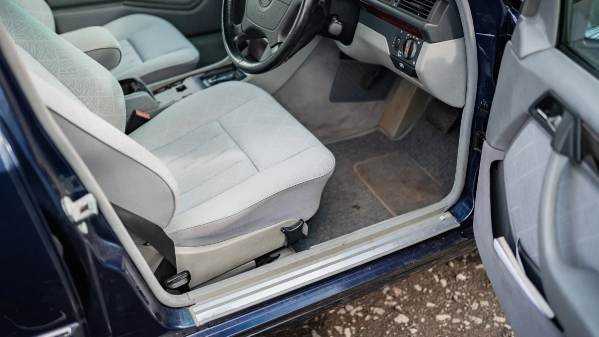 1996 Mercedes-Benz W124 E-Class - Image 24 of 30