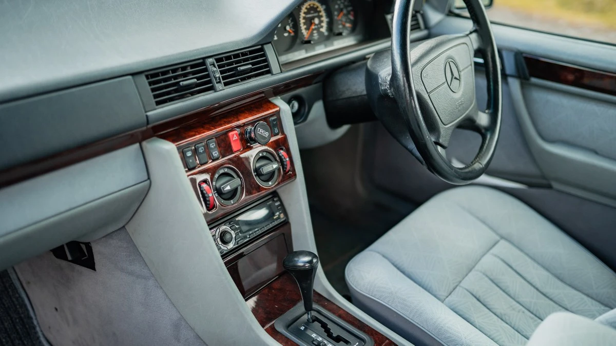1996 Mercedes-Benz W124 E-Class - Image 19 of 30