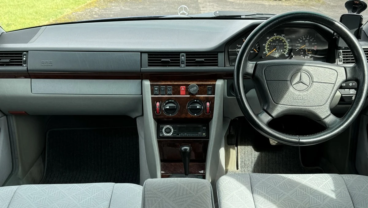 1996 Mercedes-Benz W124 E-Class - Image 17 of 30