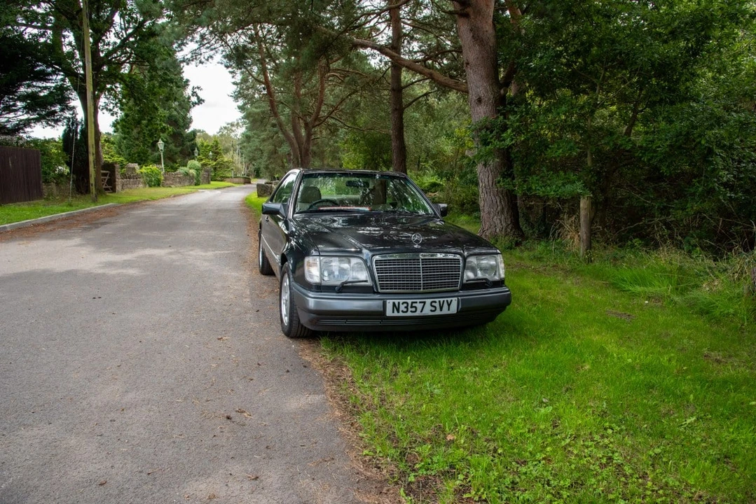 1996 Mercedes-Benz W124 E-Class - Image 10 of 30