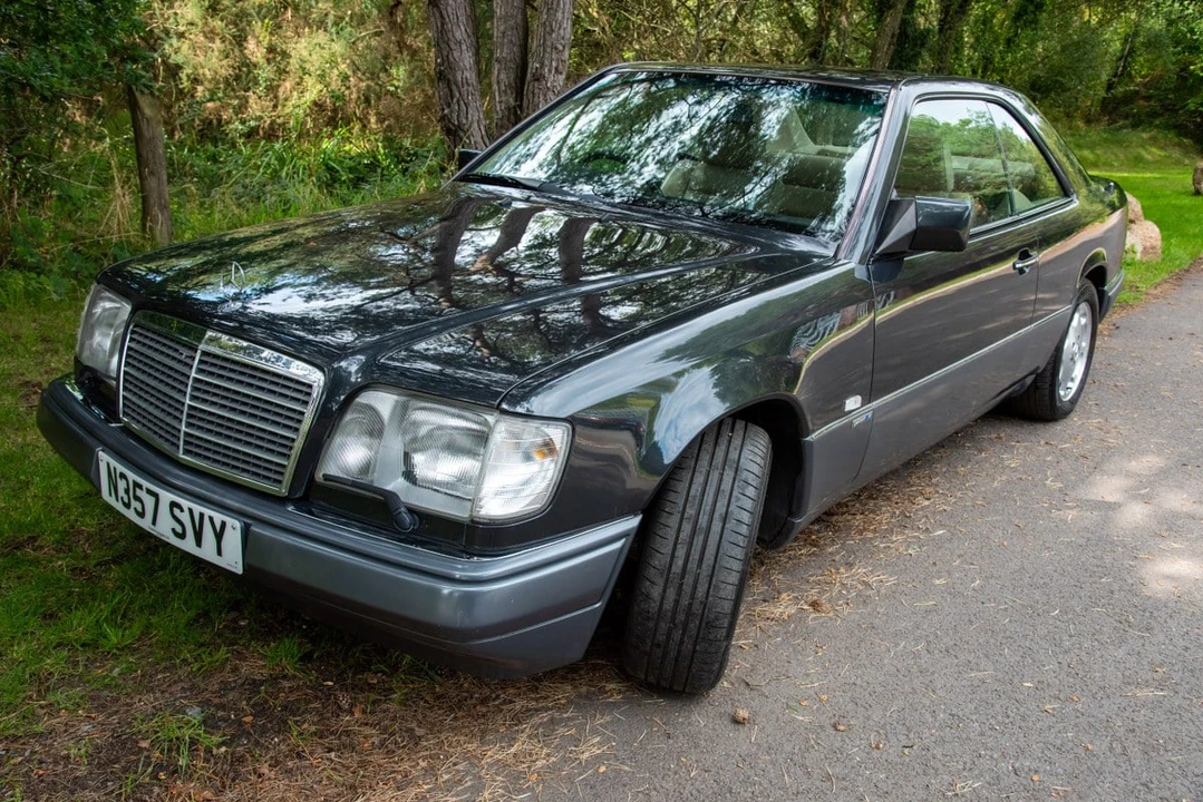 1996 Mercedes-Benz W124 E-Class - Image 2 of 30