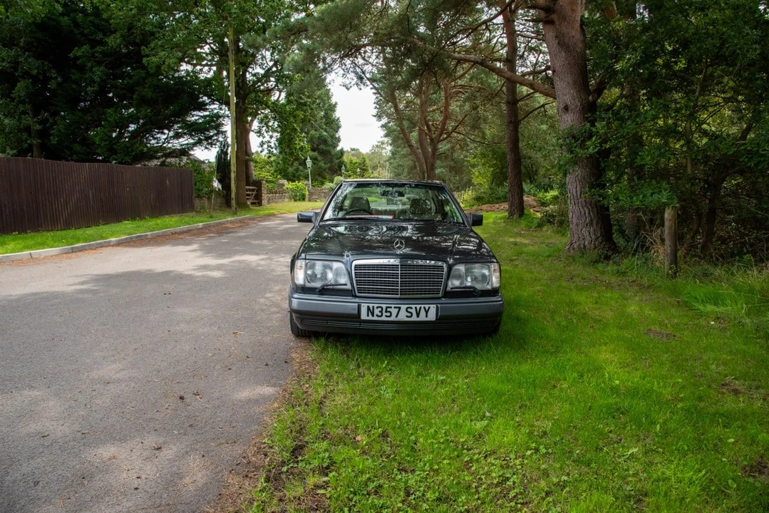 1996 Mercedes-Benz W124 E-Class - Image 11 of 30