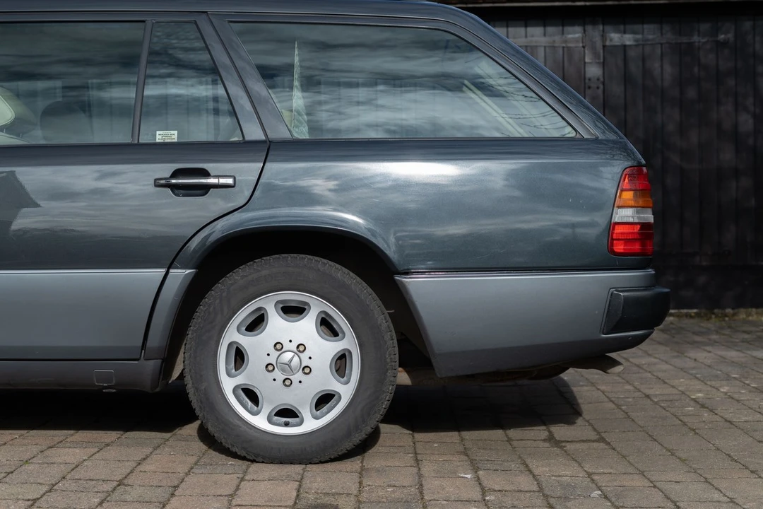 1996 Mercedes-Benz W124 E-Class - Image 29 of 30