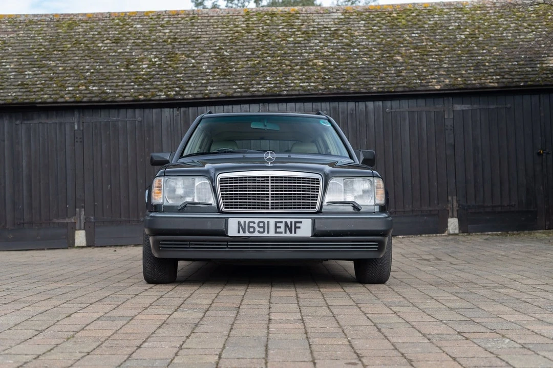 1996 Mercedes-Benz W124 E-Class - Image 3 of 30
