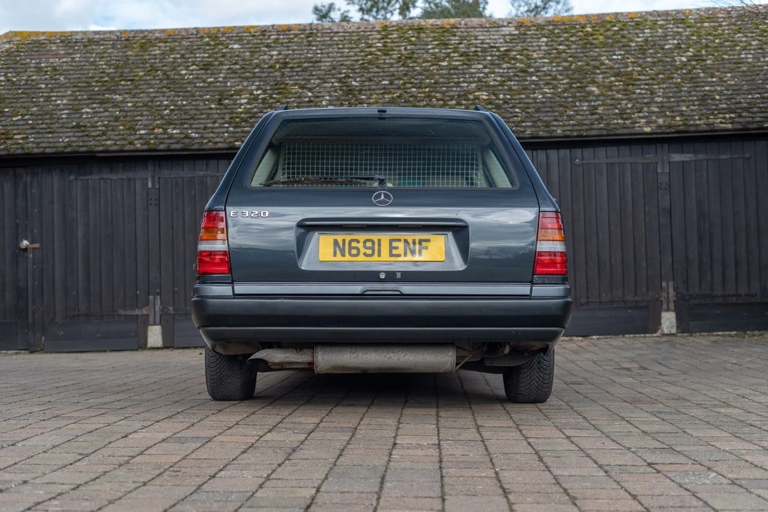 1996 Mercedes-Benz W124 E-Class - Image 13 of 30