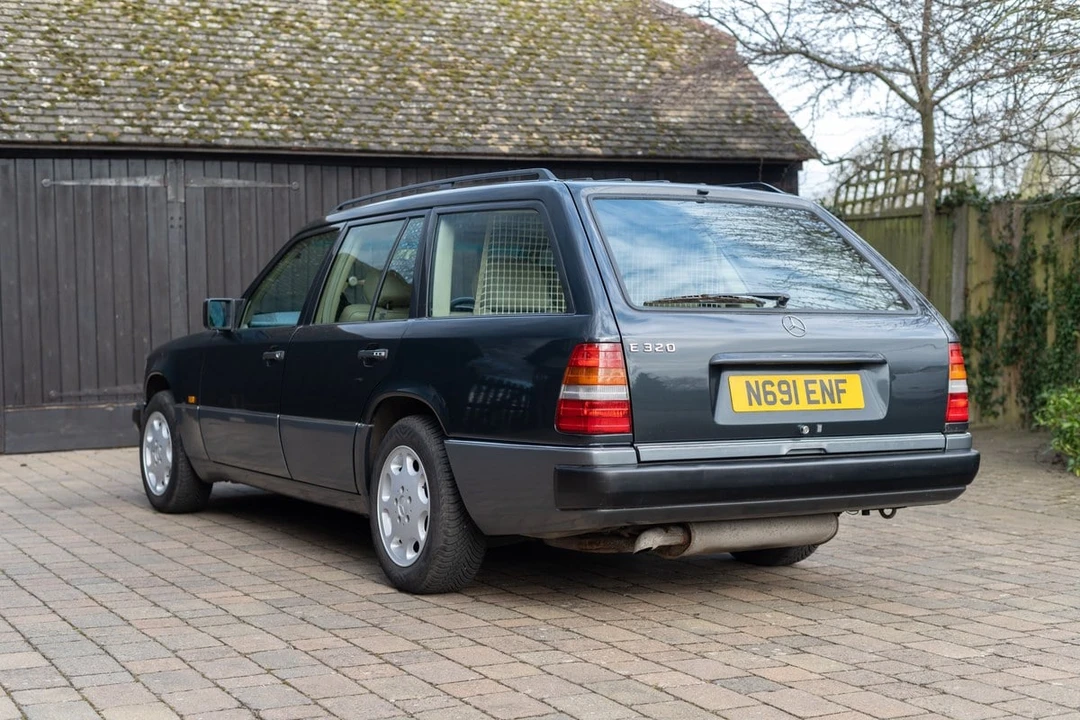 1996 Mercedes-Benz W124 E-Class - Image 14 of 30