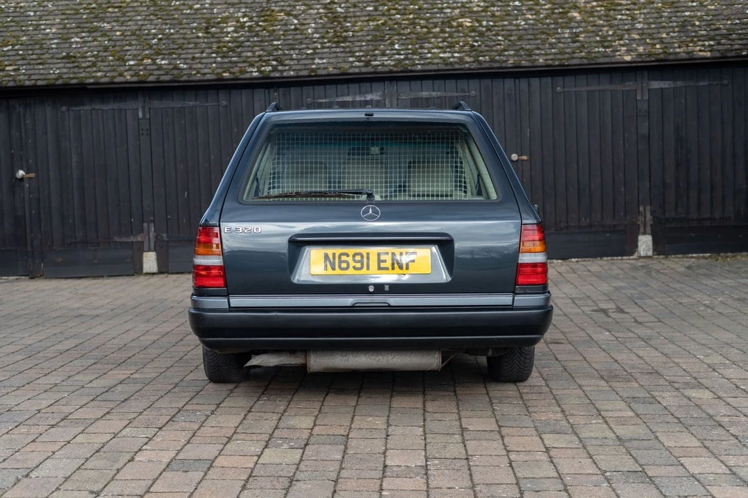 1996 Mercedes-Benz W124 E-Class - Image 12 of 30