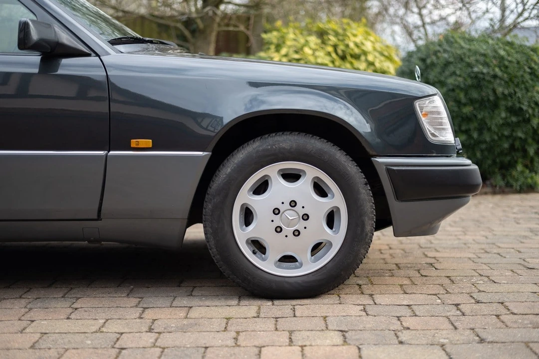 1996 Mercedes-Benz W124 E-Class - Image 25 of 30
