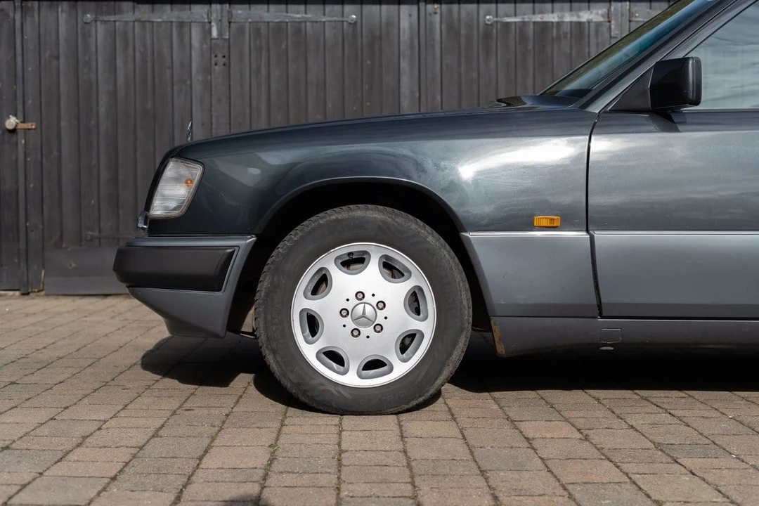 1996 Mercedes-Benz W124 E-Class - Image 30 of 30