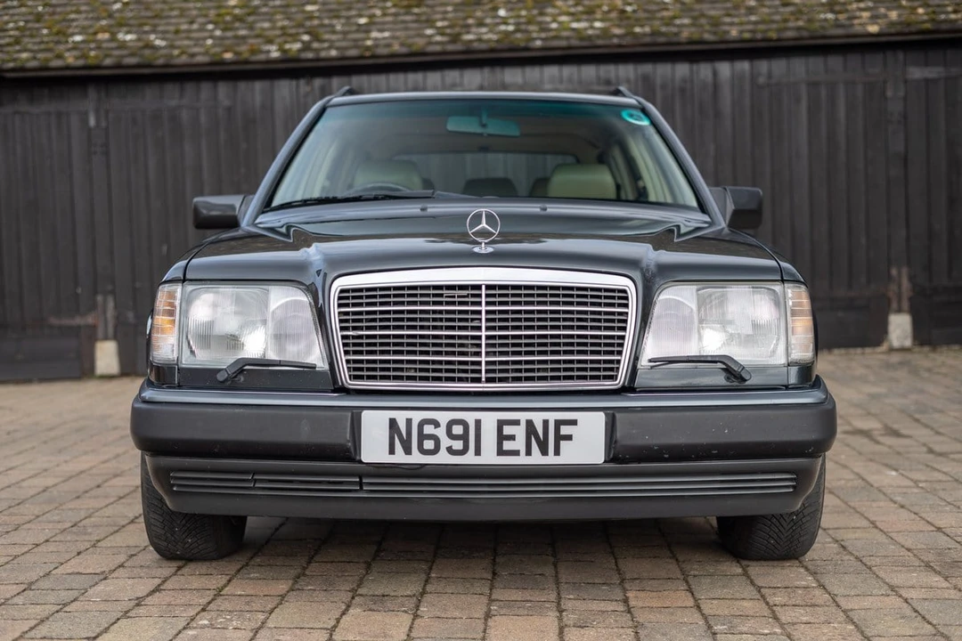 1996 Mercedes-Benz W124 E-Class - Image 9 of 30