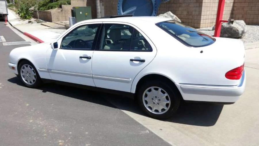 1996 Mercedes-Benz E-Class - Image 2 of 6