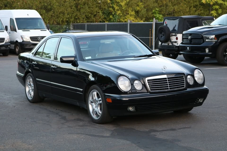 1996 Mercedes-Benz W210 E-Class - Image 3 of 19