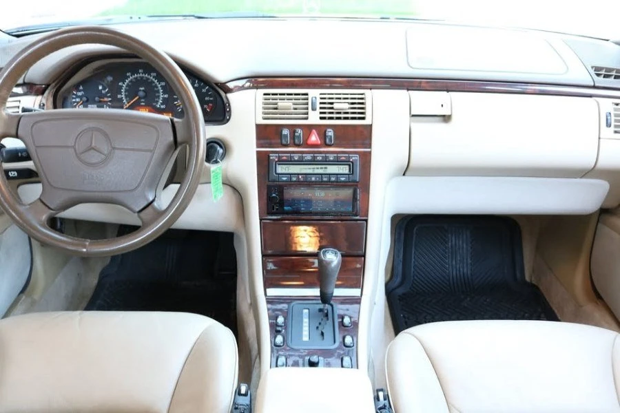1996 Mercedes-Benz W210 E-Class - Image 7 of 19