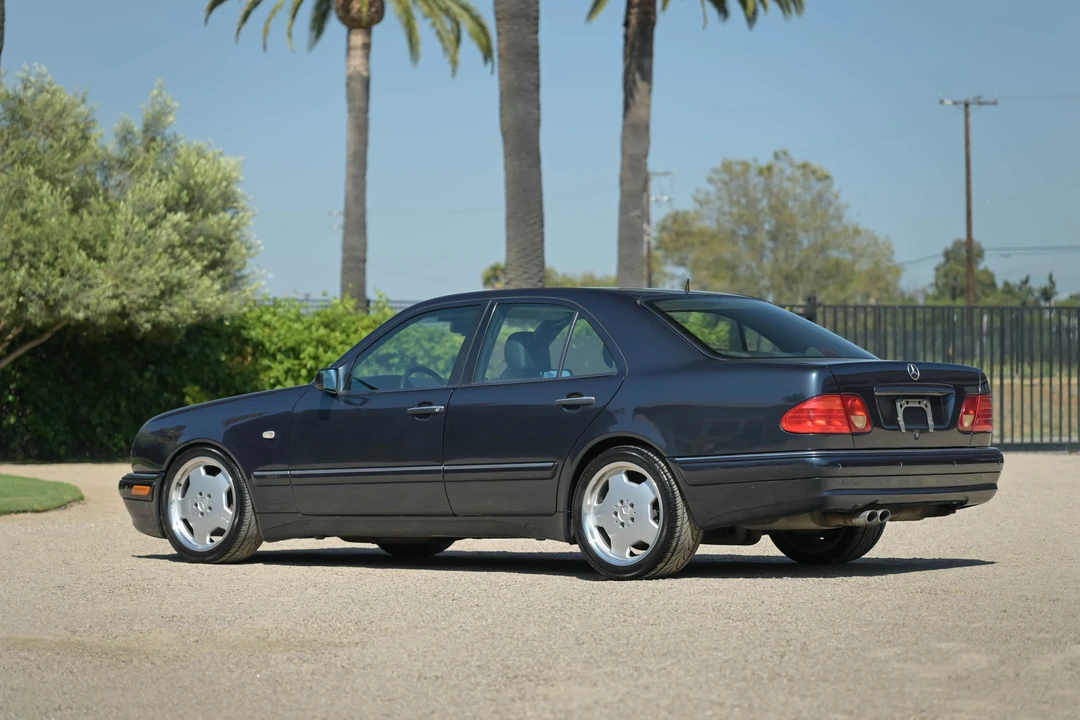 1996 Mercedes-Benz W210 E 36 & E 50 & E 55 & E 60 AMG - Image 2 of 31