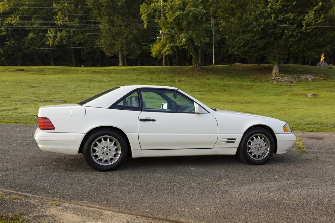 1996 Mercedes-Benz R129 SL-Class - Image 11 of 31
