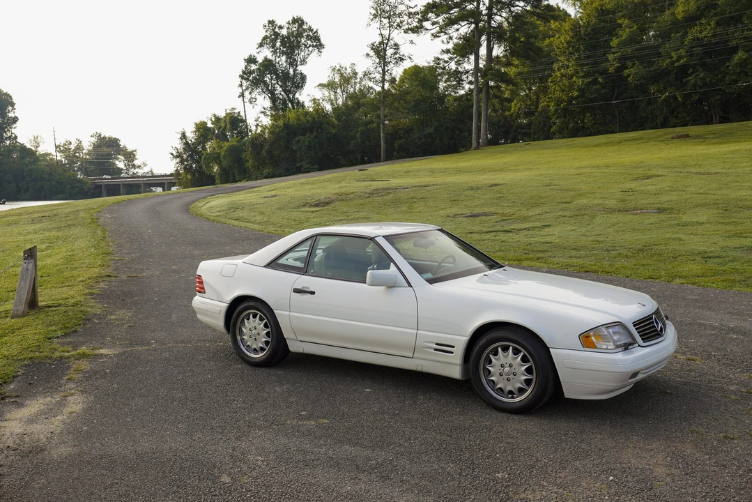 1996 Mercedes-Benz R129 SL-Class - Image 12 of 31