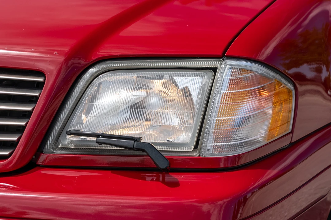 1996 Mercedes-Benz R129 SL-Class - Image 12 of 31