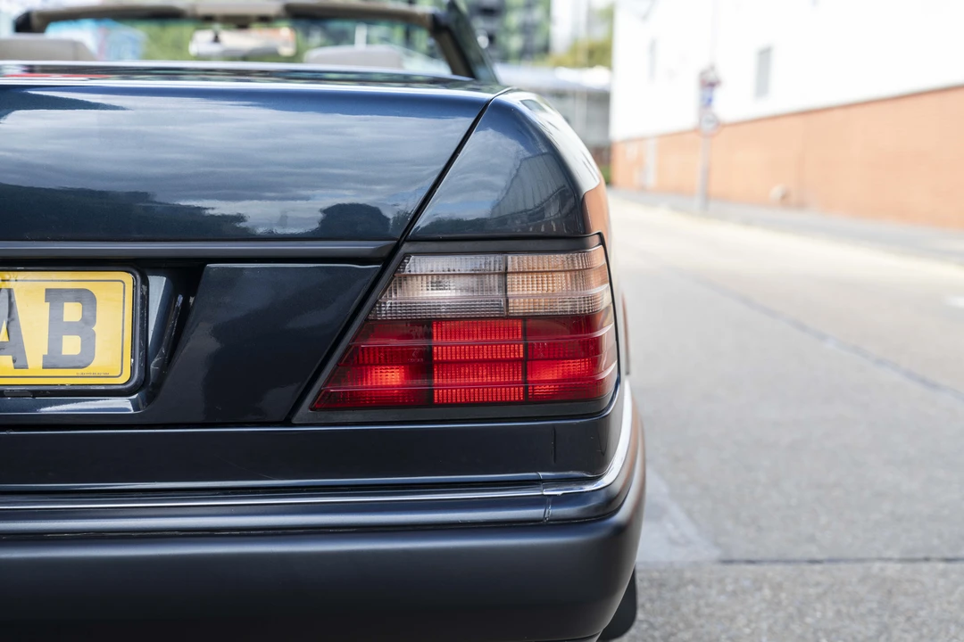 1996 Mercedes-Benz W124 E-Class - Image 28 of 31