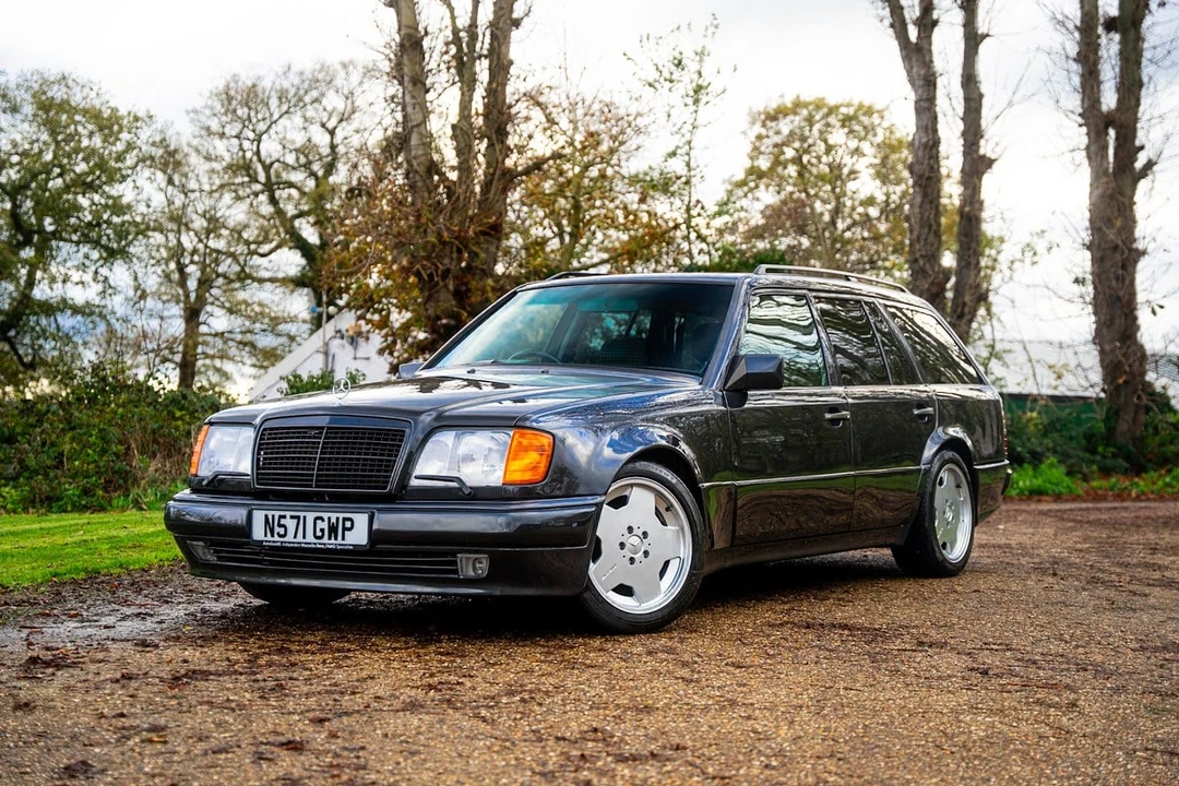 1996 Mercedes-Benz W124 E-Class - Image 2 of 30