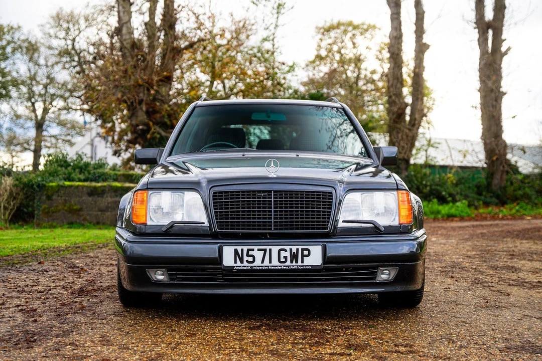 1996 Mercedes-Benz W124 E-Class - Image 9 of 30