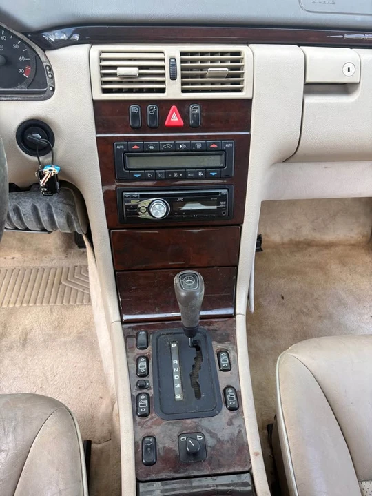 1996 Mercedes-Benz W210 E-Class - Image 16 of 19