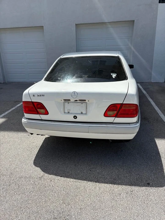 1996 Mercedes-Benz W210 E-Class - Image 4 of 19