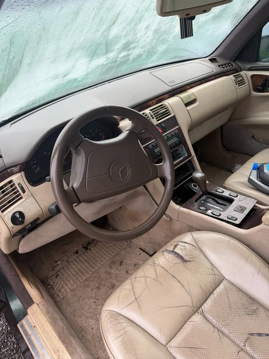 1996 Mercedes-Benz W210 E-Class - Image 2 of 4