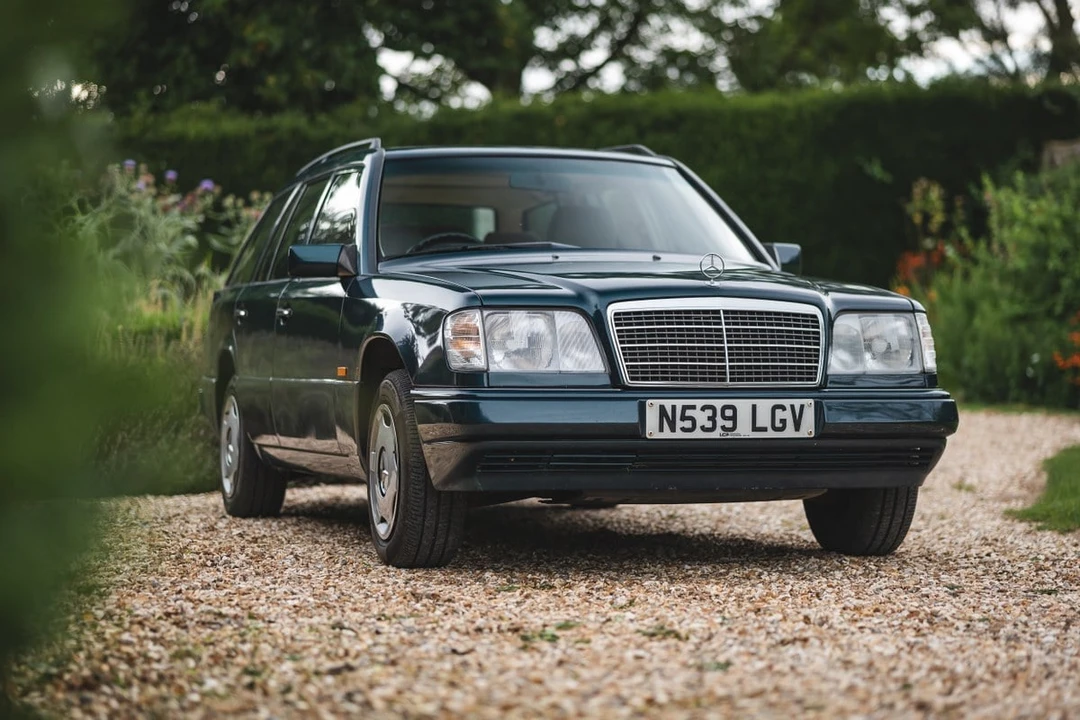 1996 Mercedes-Benz W124 E-Class - Image 2 of 30