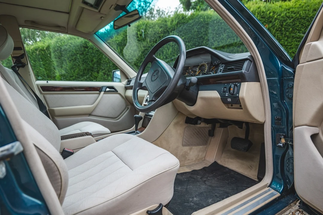1996 Mercedes-Benz W124 E-Class - Image 18 of 30