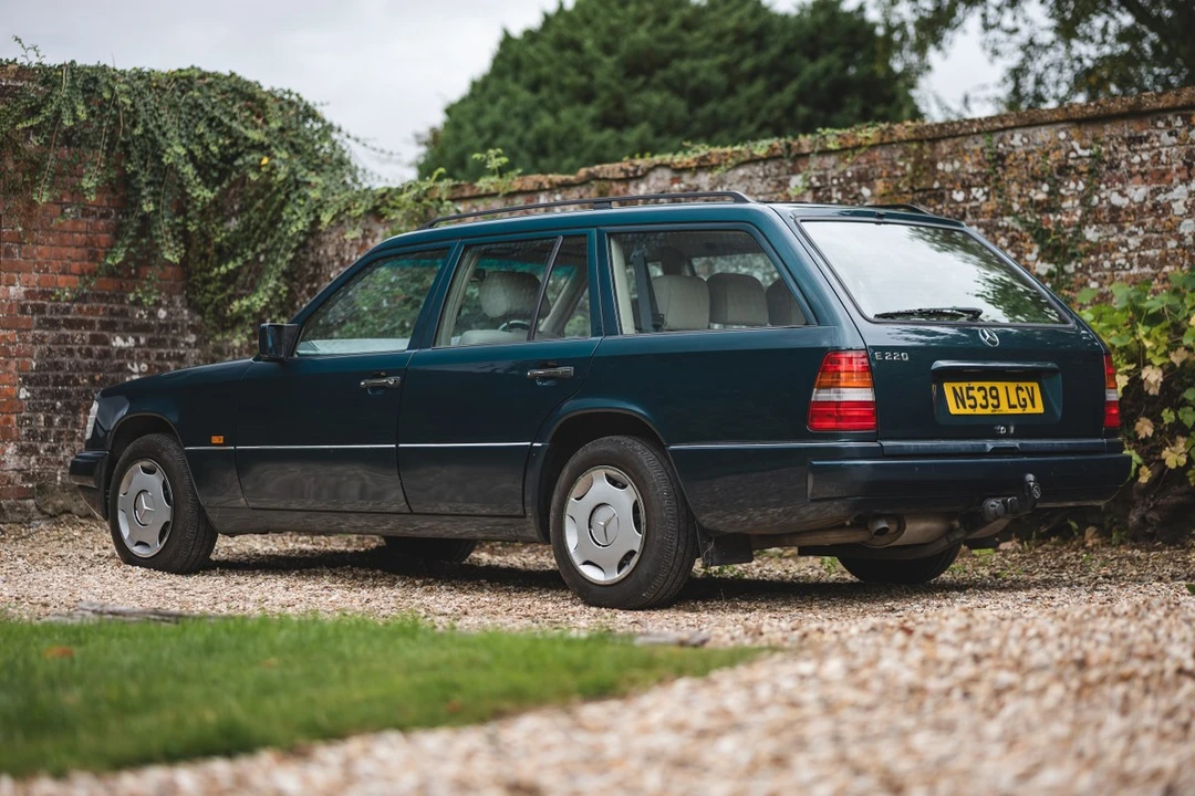1996 Mercedes-Benz W124 E-Class - Image 11 of 30