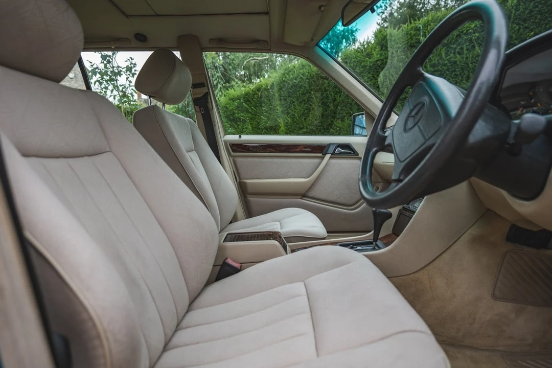 1996 Mercedes-Benz W124 E-Class - Image 20 of 30
