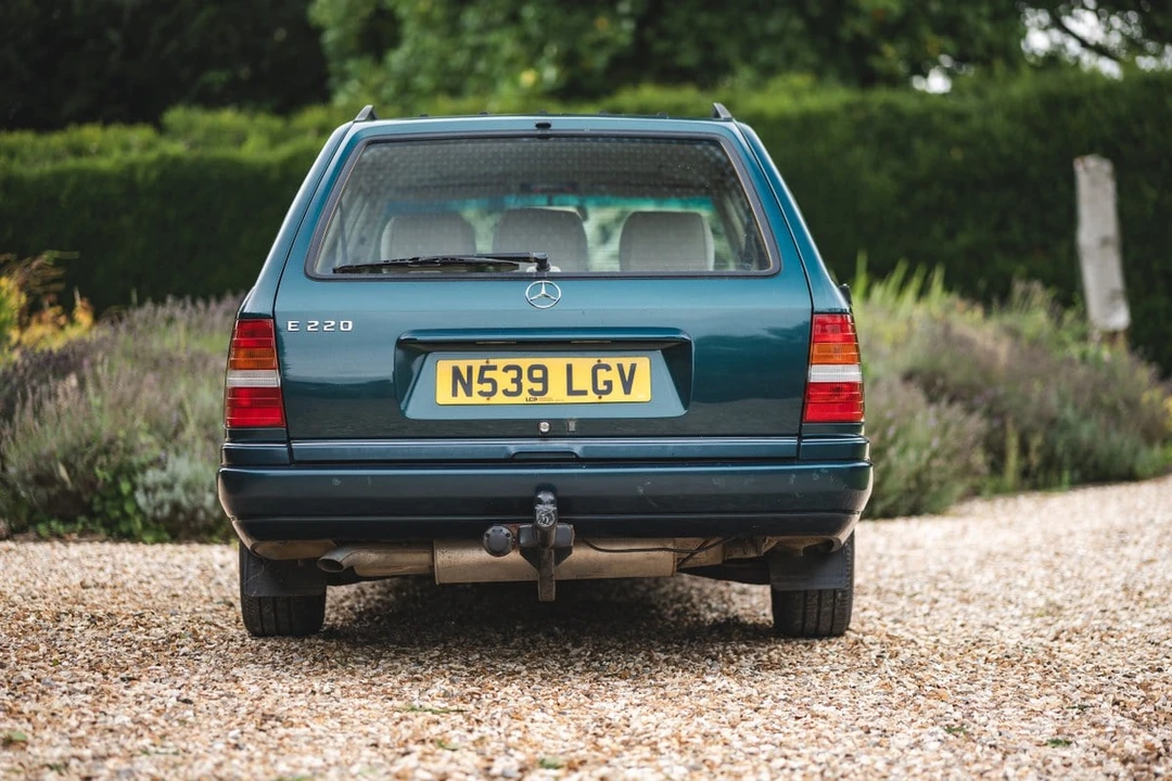 1996 Mercedes-Benz W124 E-Class - Image 8 of 30