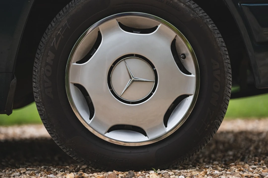 1996 Mercedes-Benz W124 E-Class - Image 15 of 30
