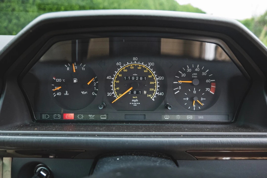 1996 Mercedes-Benz W124 E-Class - Image 17 of 30