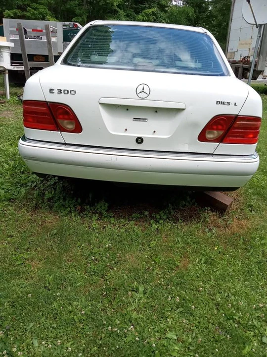 1996 Mercedes-Benz W124 E-Class - Image 2 of 8