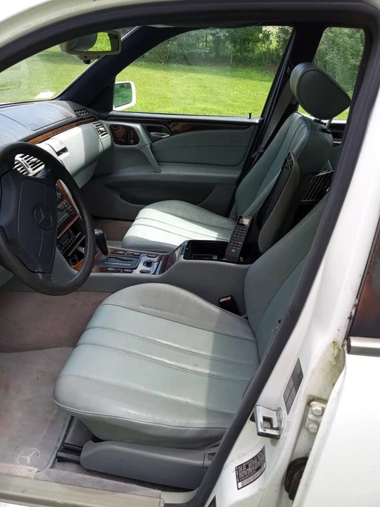 1996 Mercedes-Benz W124 E-Class - Image 6 of 8
