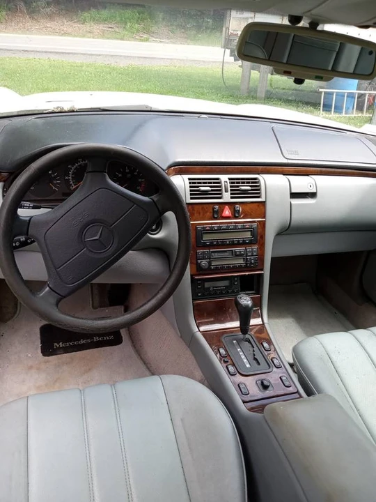 1996 Mercedes-Benz W124 E-Class - Image 7 of 8