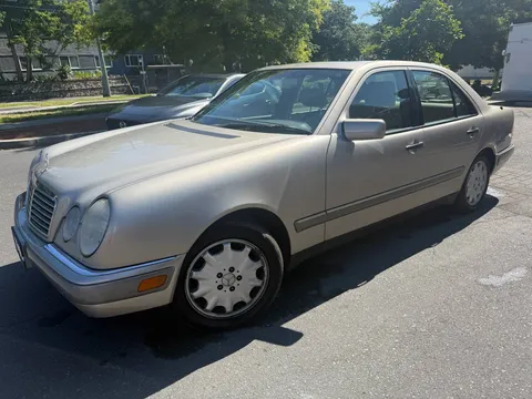1996 Mercedes-Benz E320