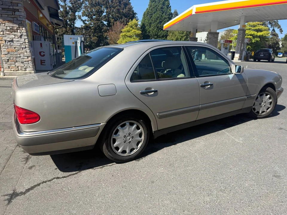 1996 Mercedes-Benz W210 E-Class - Image 2 of 10