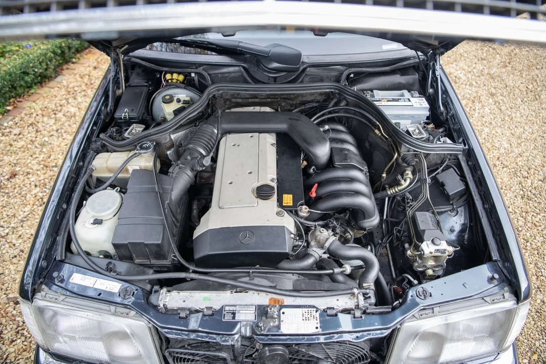 1996 Mercedes-Benz W124 E-Class - Image 17 of 30