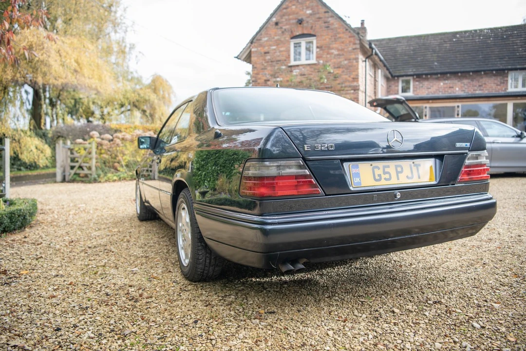 1996 Mercedes-Benz W124 E-Class - Image 8 of 30