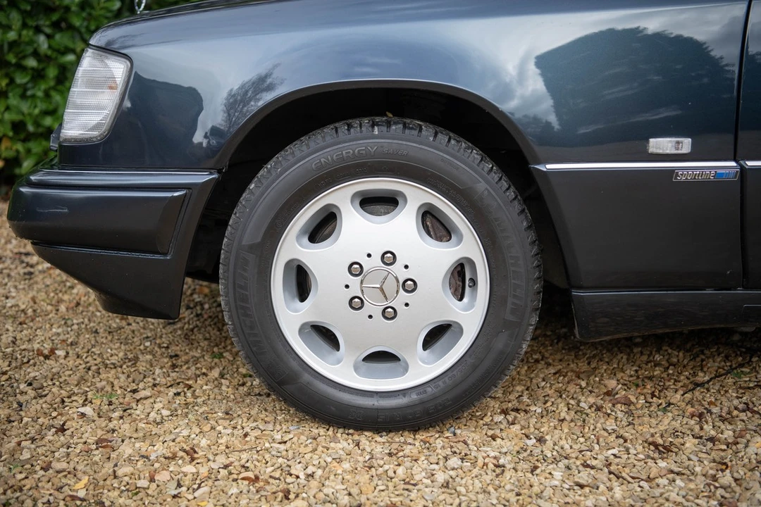 1996 Mercedes-Benz W124 E-Class - Image 18 of 30