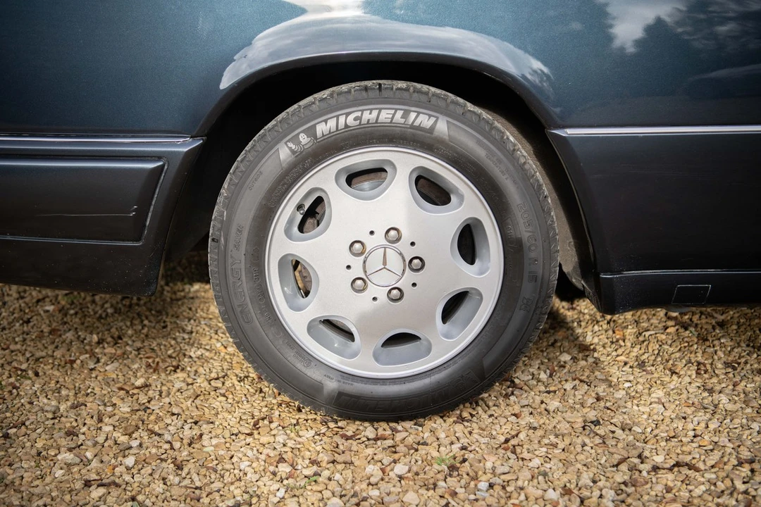 1996 Mercedes-Benz W124 E-Class - Image 21 of 30