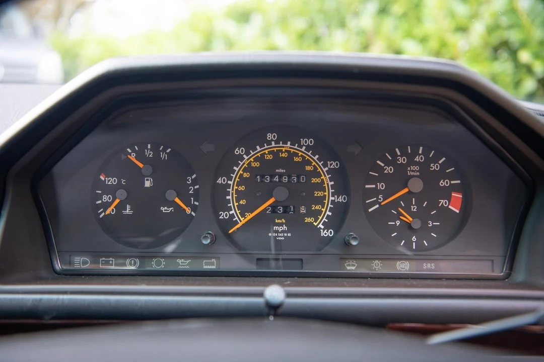 1996 Mercedes-Benz W124 E-Class - Image 13 of 30