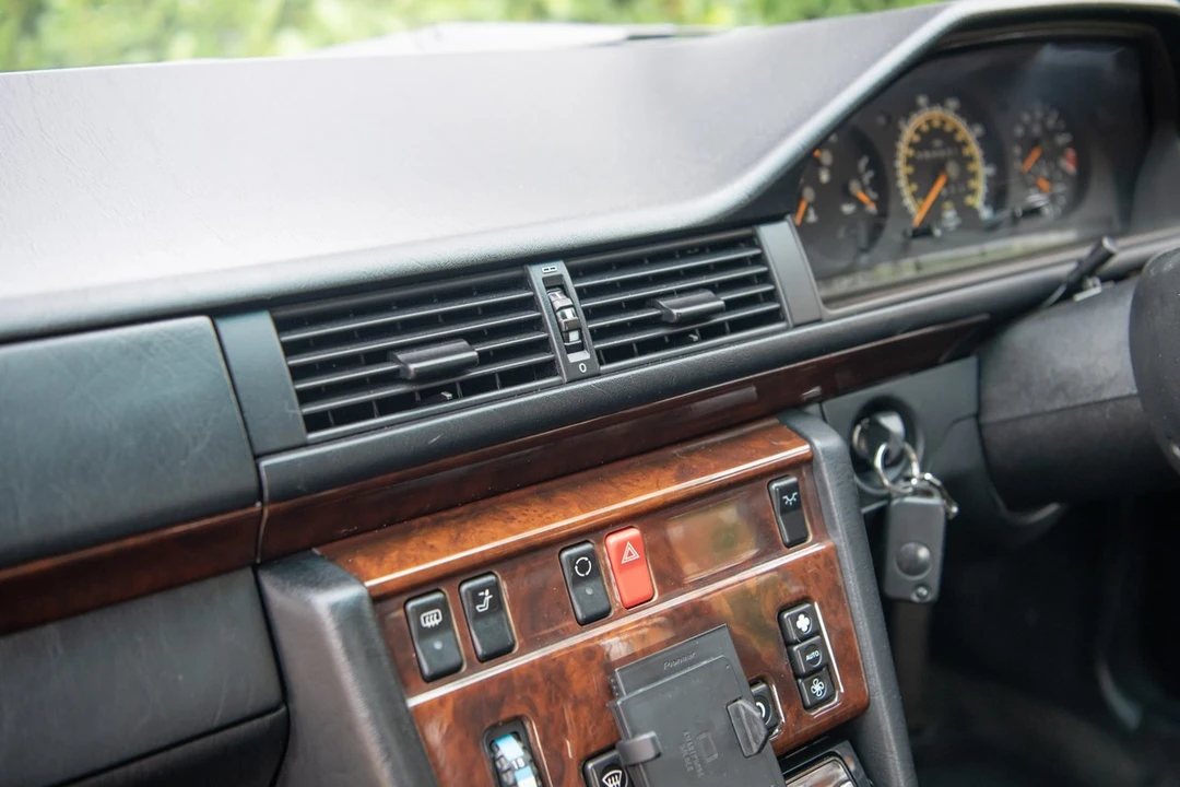 1996 Mercedes-Benz W124 E-Class - Image 30 of 30