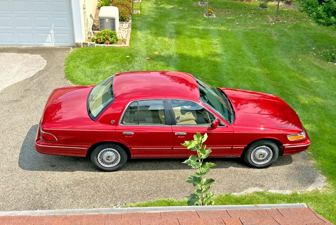 1996 Mercury Grand Marquis - Image 9 of 26