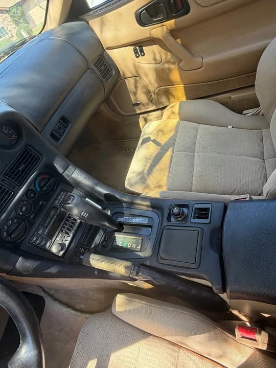 1996 Mitsubishi 3000GT Series 2 - Image 2 of 8