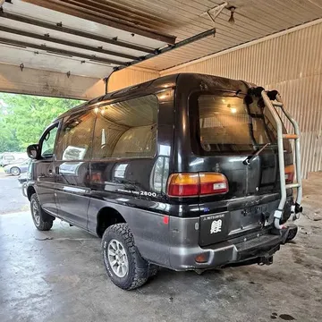 1996 Mitsubishi Autre